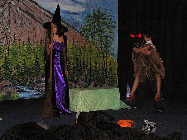 Strašidelná noc v podhradí, leden 2013